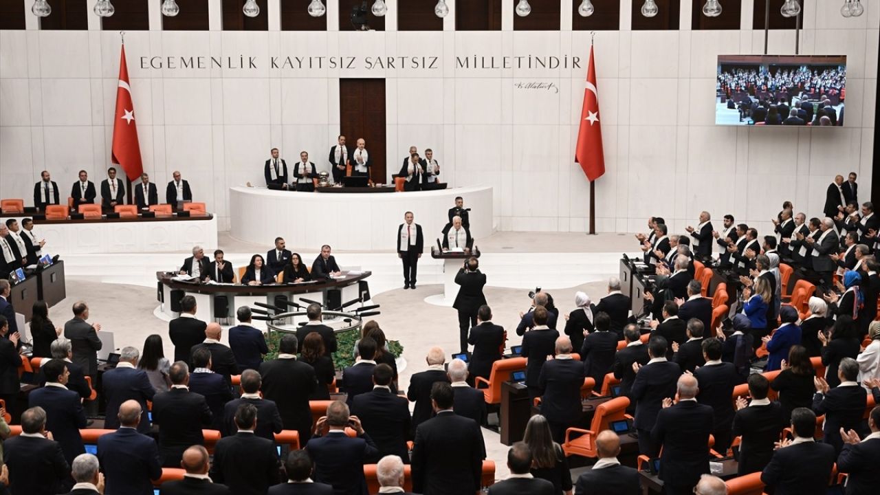 Filistin Devlet Başkanı Abbas, TBMM'de Olağanüstü Toplantıya Katıldı