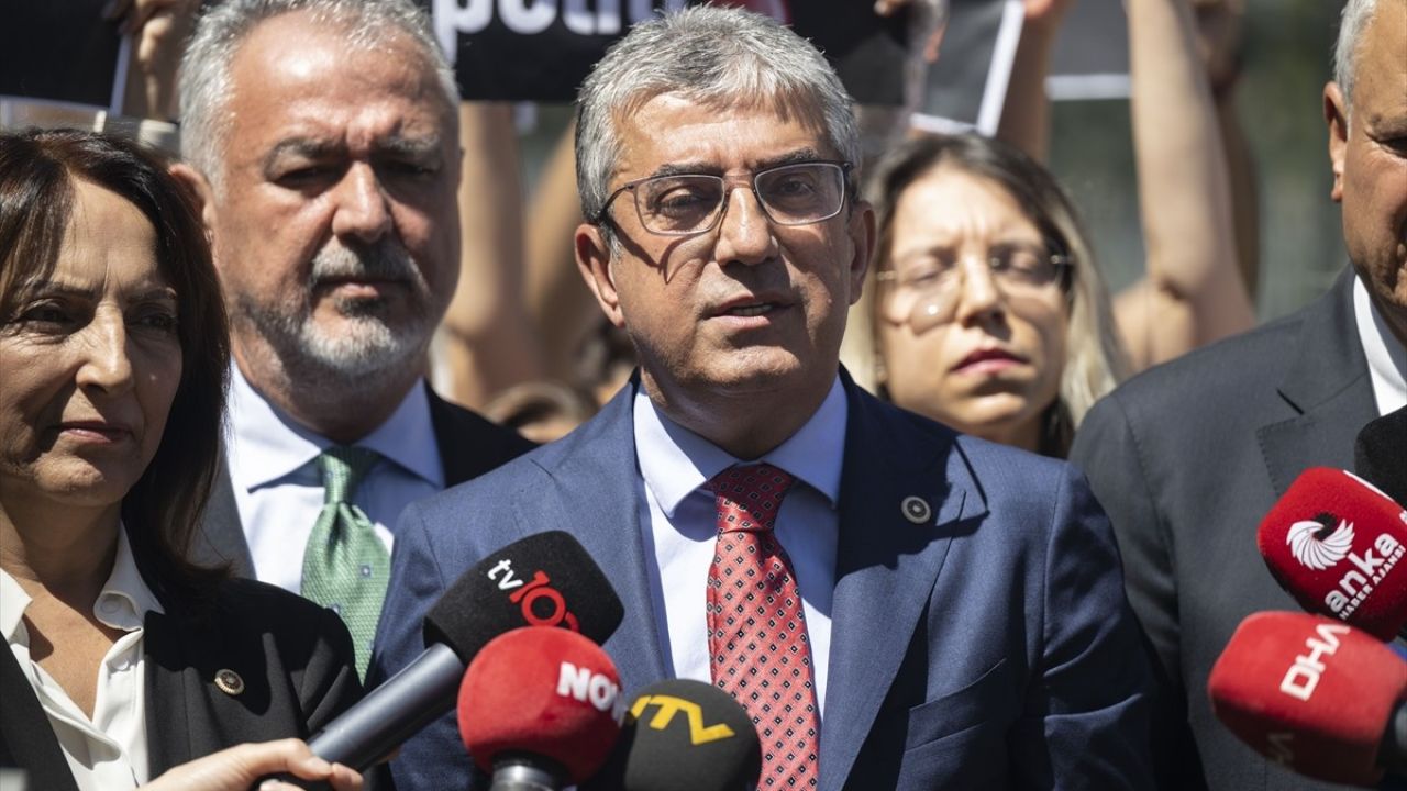 CHP, Hayvan Hakları İçin Anayasa Mahkemesi'ne Başvurdu