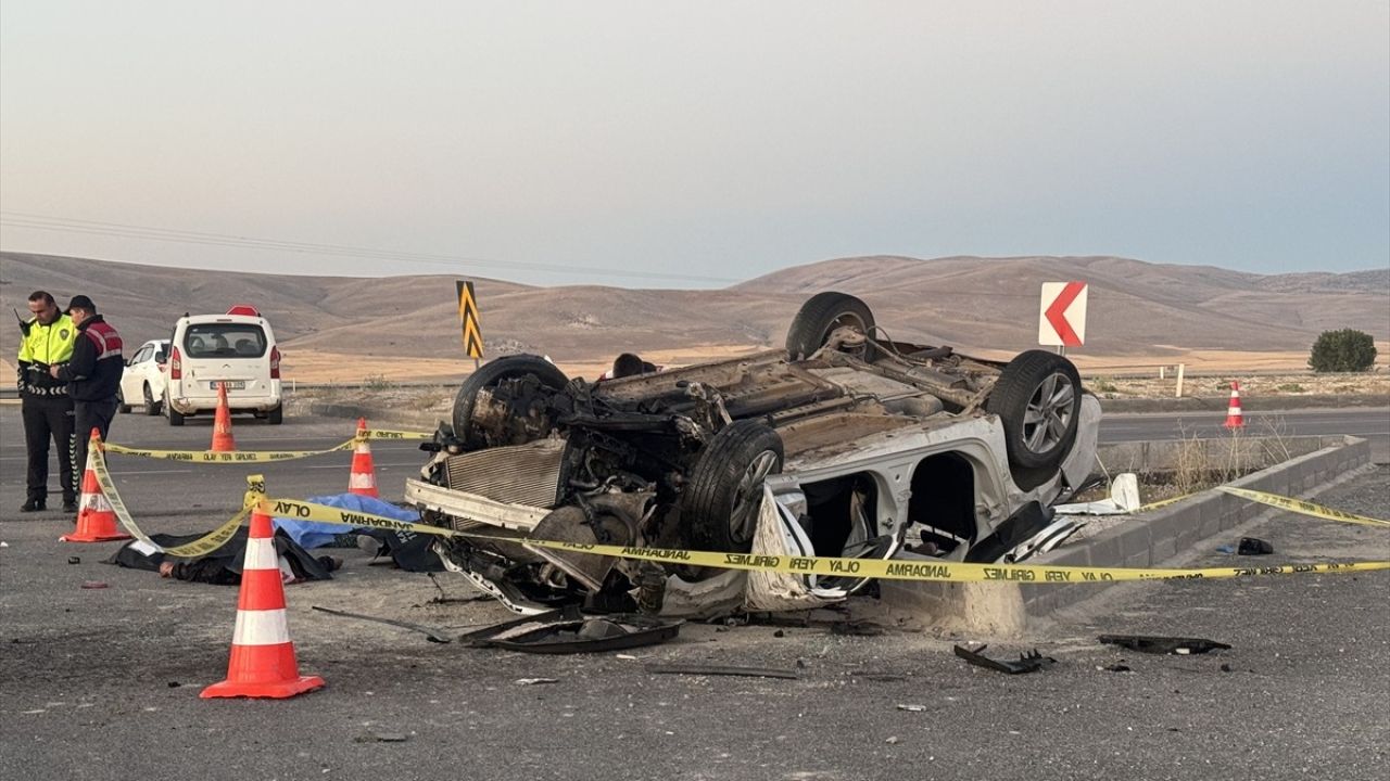 Kayseri'de Trafik Kazası: 4 Ölü, 2 Yaralı