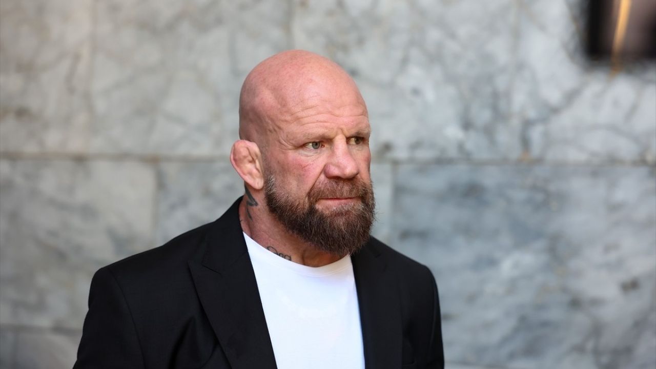 Jeff Monson'un İlk Cuma Namazı: Müslümanlık Yolculuğu ve Türkiye'nin Dayanışması