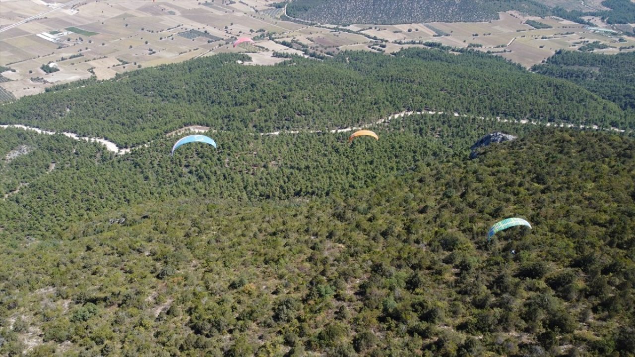 Bilecik'te Take Off Etkinliği Rüzgarla Devam Ediyor