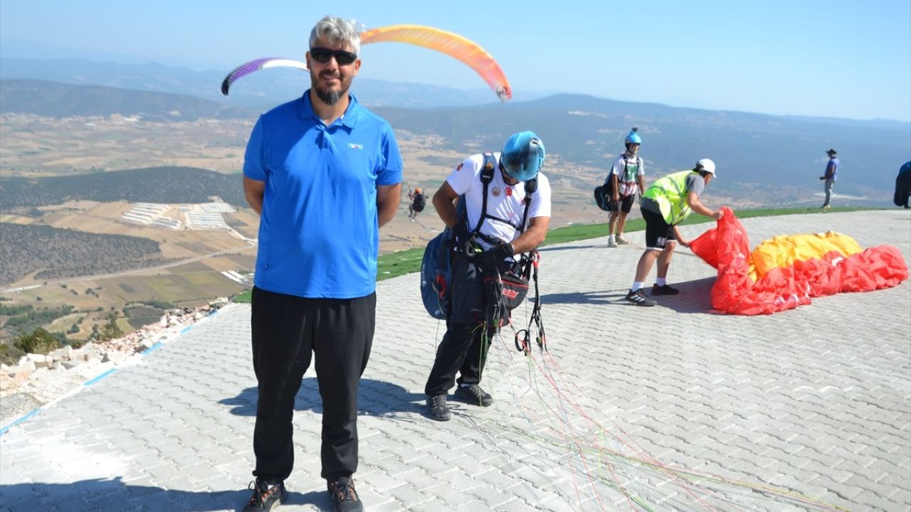 Adrenalin Tutkunları 'Take Off Bilecik' Etkinliğinde Uçuş Hedeflerine Ulaşıyor