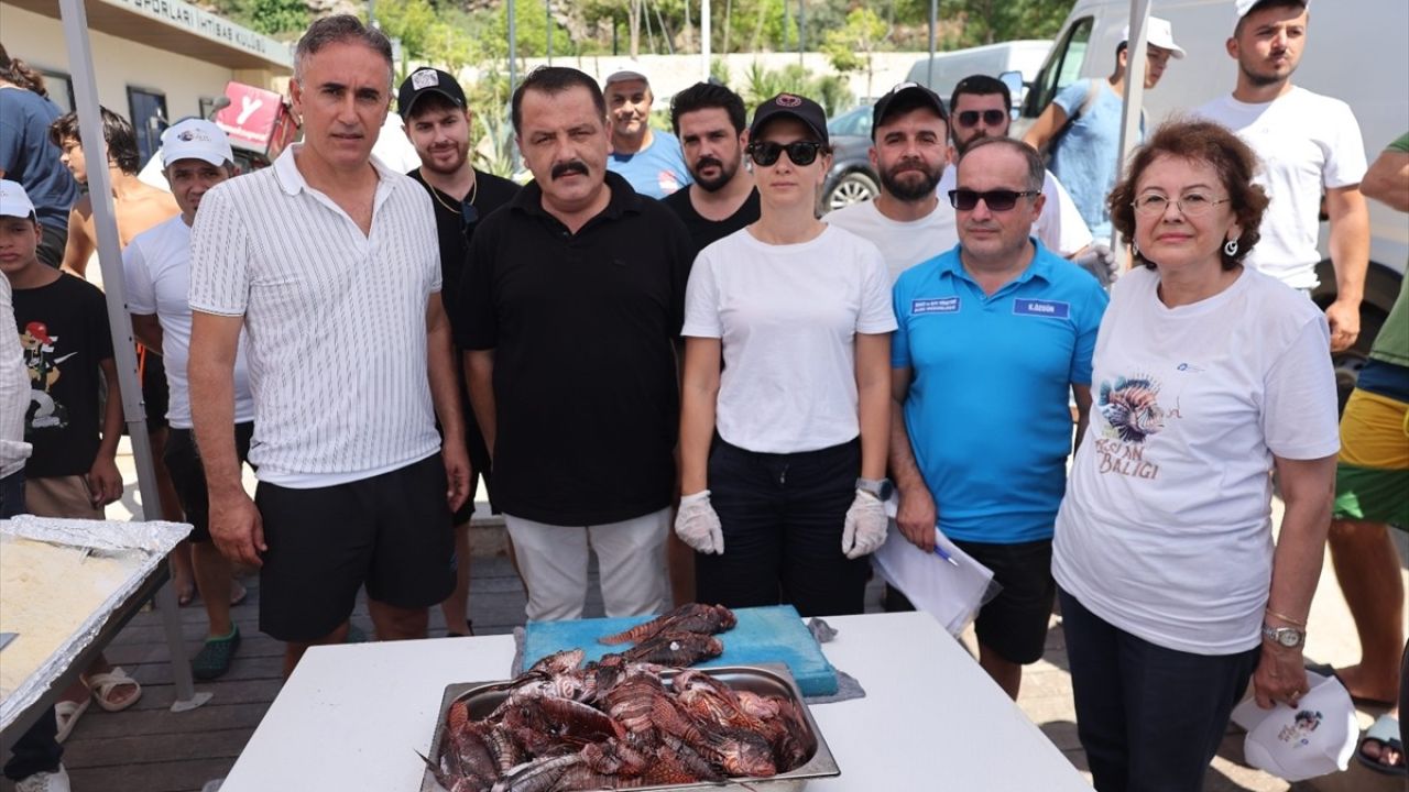 Antalya'da Aslan Balığı Avlama Yarışması Yapıldı