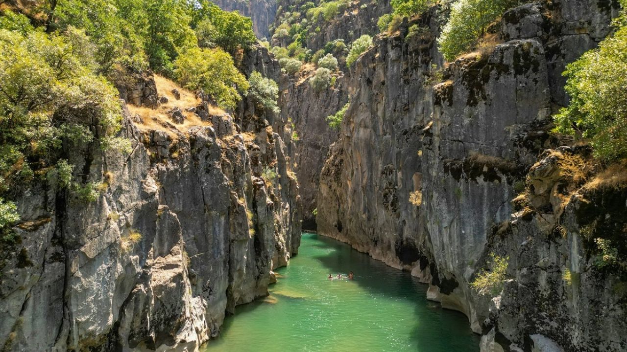 Masiro Kanyonu'nda Sıcaklardan Kaçış