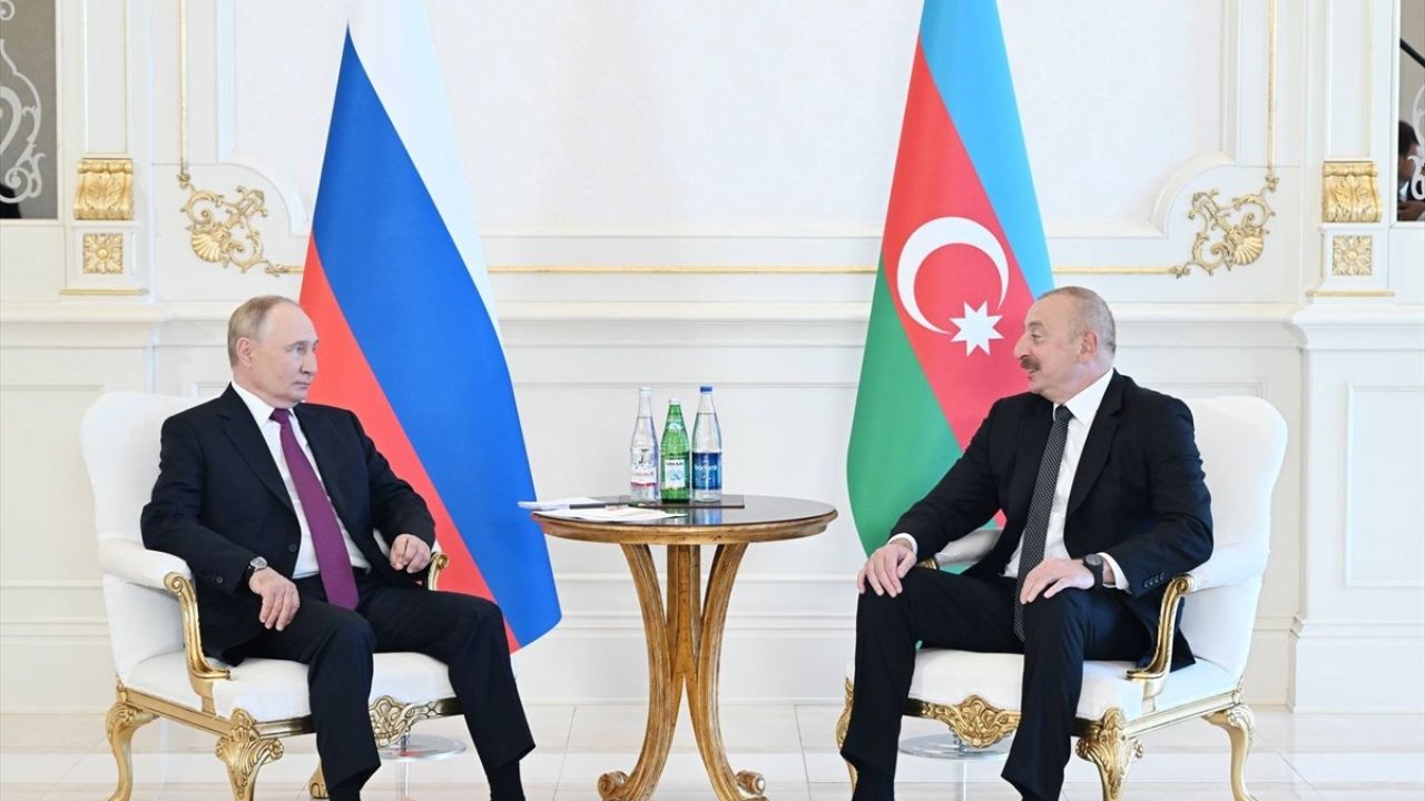 Putin ve Aliyev Bakü'de Stratejik Görüşme Gerçekleştirdi