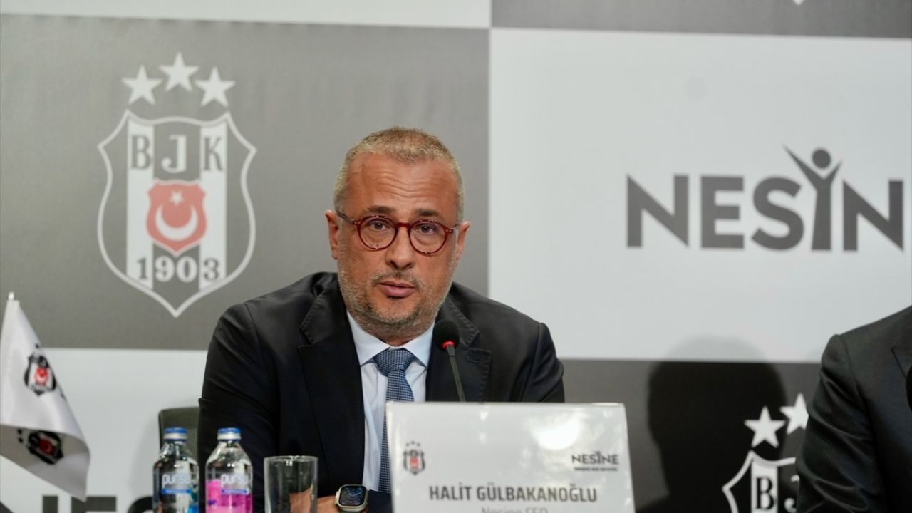 Beşiktaş Kulübü Başkanı Hasan Arat'tan Transfer Açıklamaları