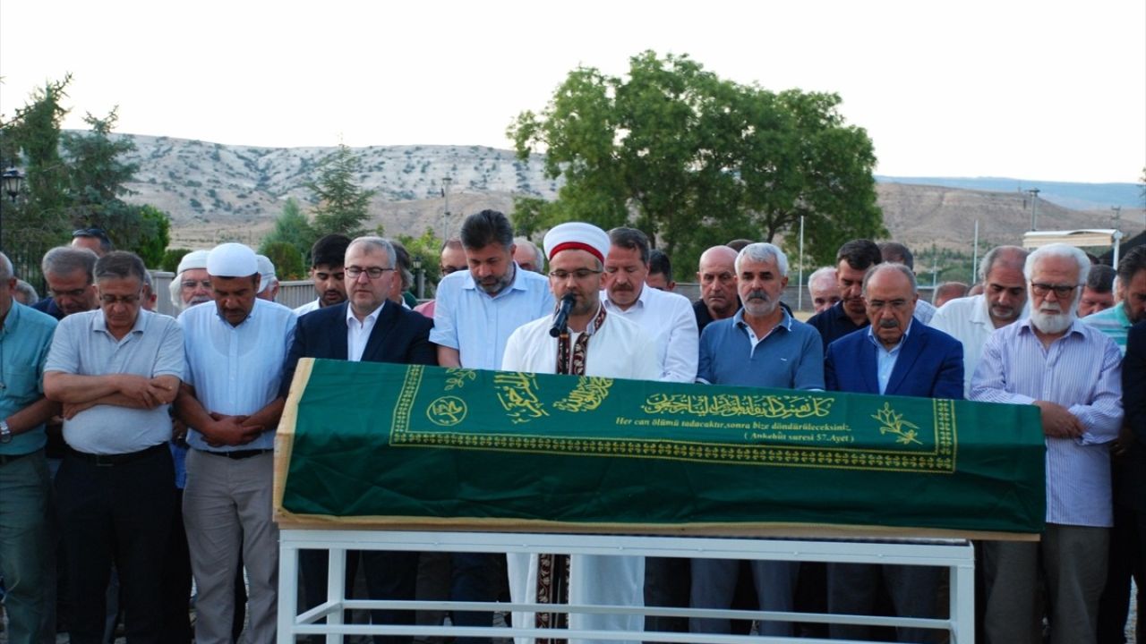 Prof. Dr. Ersin Nazif Gürdoğan Son Yolculuğuna Uğurlandı