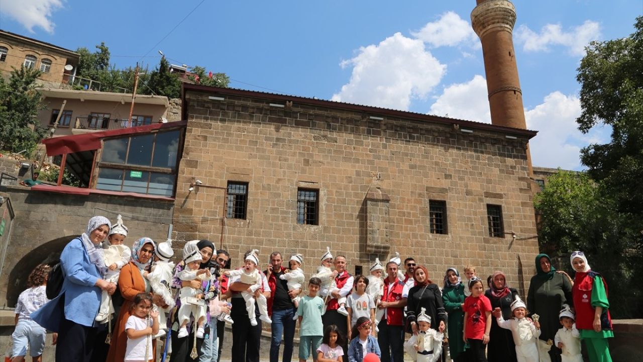 Bitlis'te Özel Sünnet Şöleni Düzenlendi