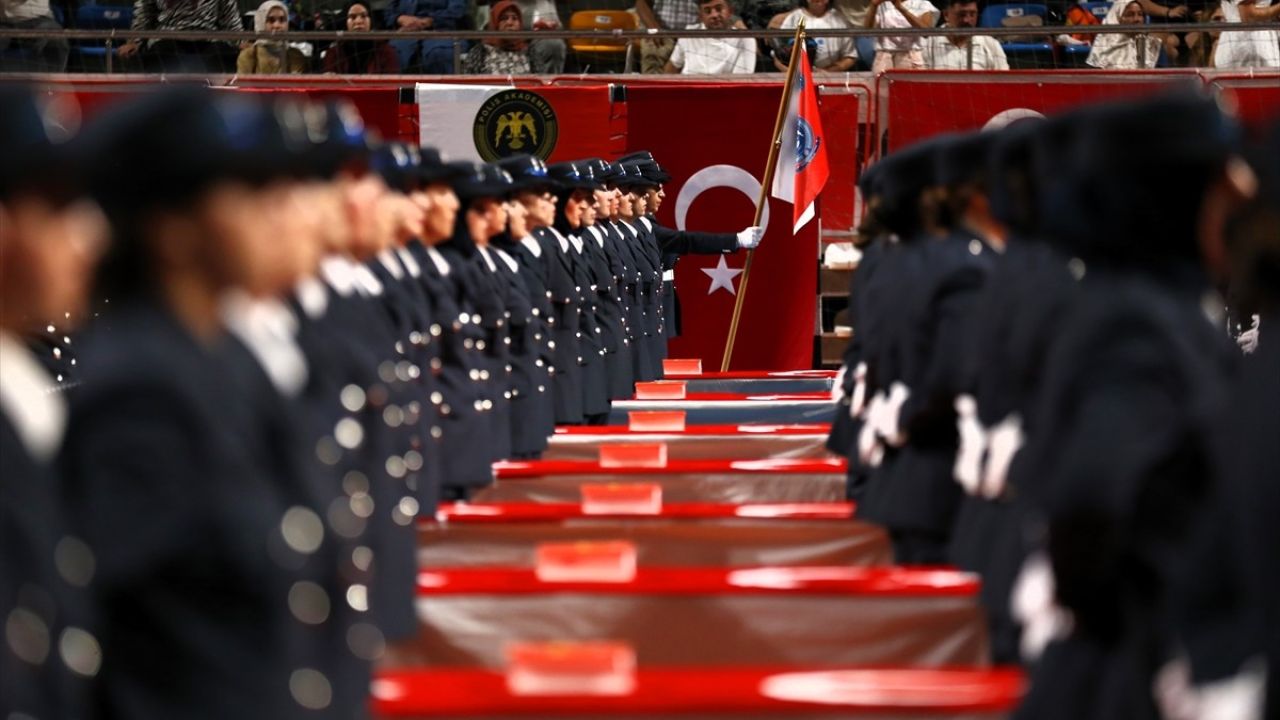 Aksaray'da 280 Kadın Polis Adayının Mezuniyet Töreni Düzenlendi