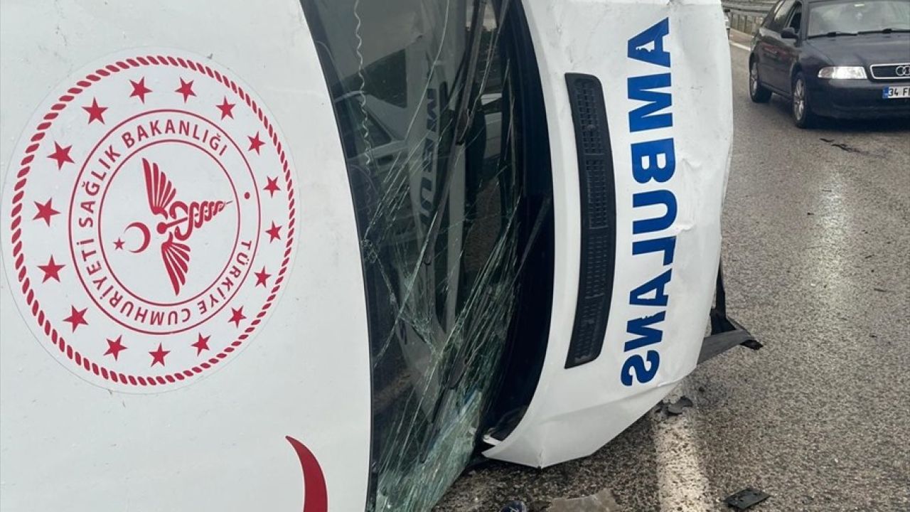 Ordu'da Ambulans Kazası: 4 Yaralı