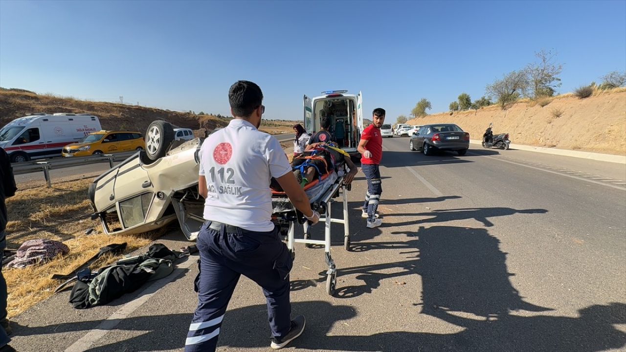 Kilis'te Devrilen Araç Sürücüsü Hastaneye Kaldırıldı