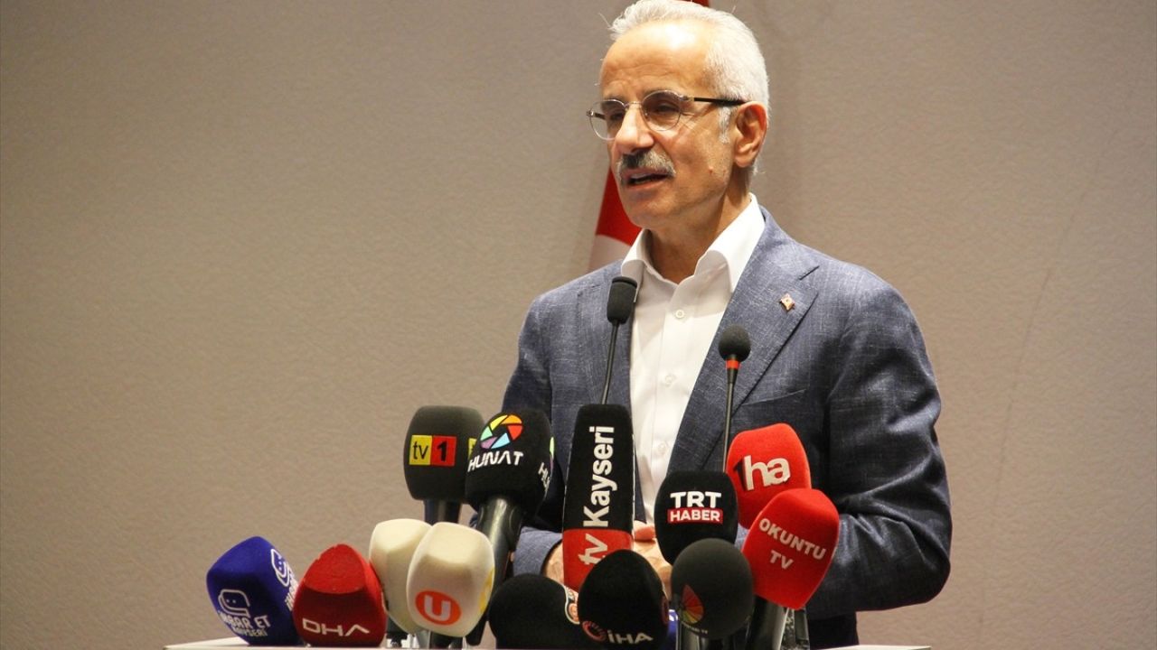 Ulaştırma ve Altyapı Bakanı Uraloğlu: Kayseri'de Stratejik Yatırımların Önemi Vurgulandı