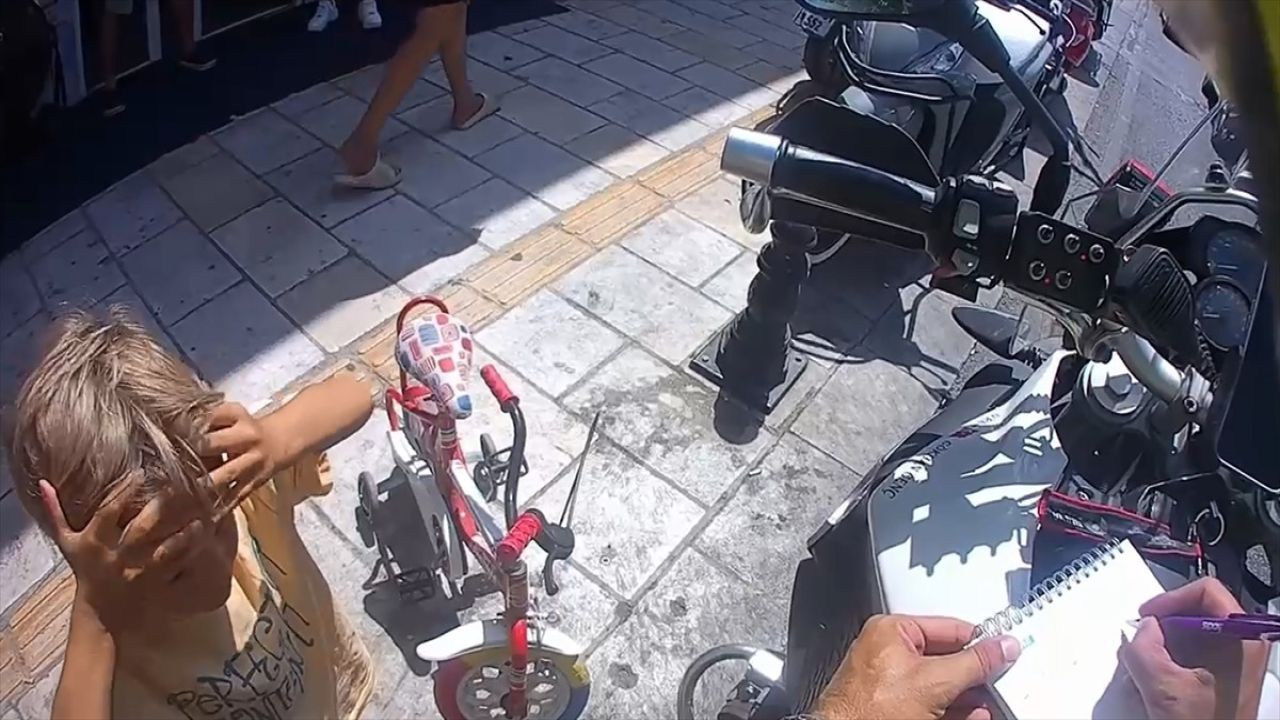 Bodrum'da Çocuk ve Polis Arasında Eğlenceli Trafik Diyaloğu