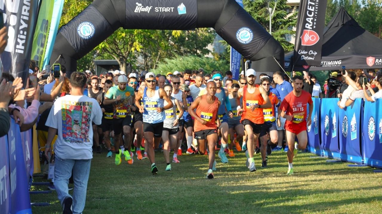 5. Uluslararası Eskişehir Yarı Maratonu Coşkuyla Başladı