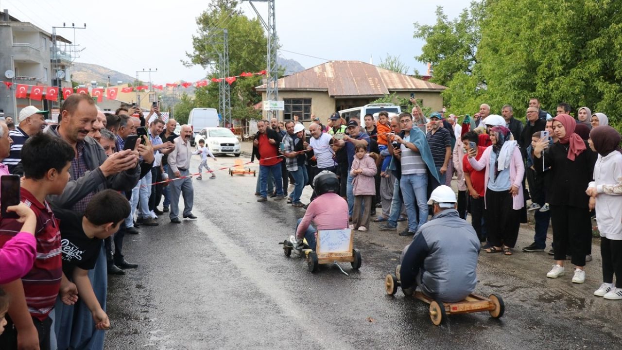 Adana'da Tahta Ralli Araba Yarışları Gerçekleşti