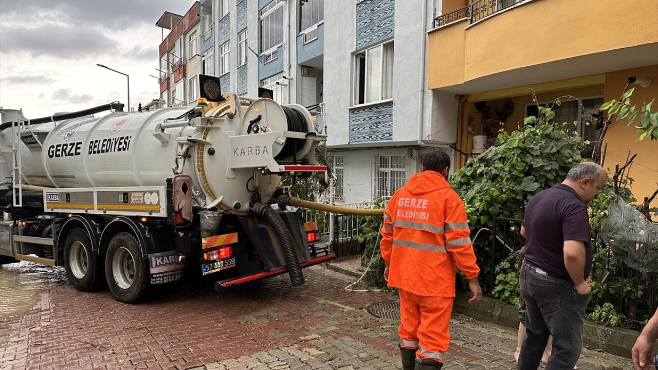 Sinop'ta Sağanak Yağışların Etkisi: Su Baskınları ve Temizlik Çalışmaları