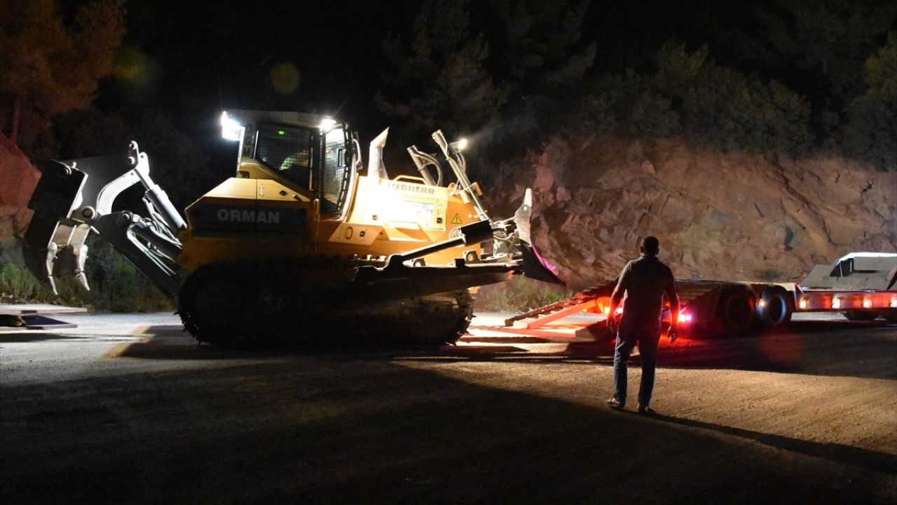 Kemalpaşa'daki Orman Yangını Kontrol Altına Alındı