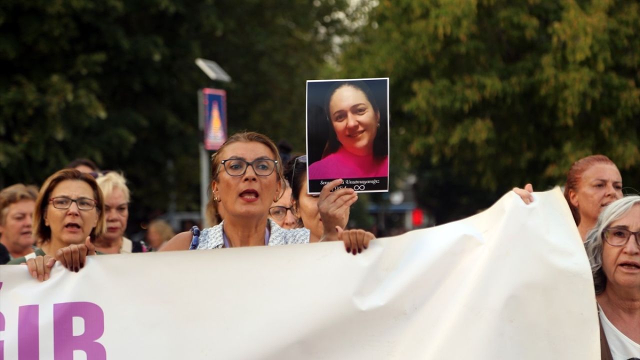 Muğla'da Kadın Cinayeti için Protesto Düzenlendi