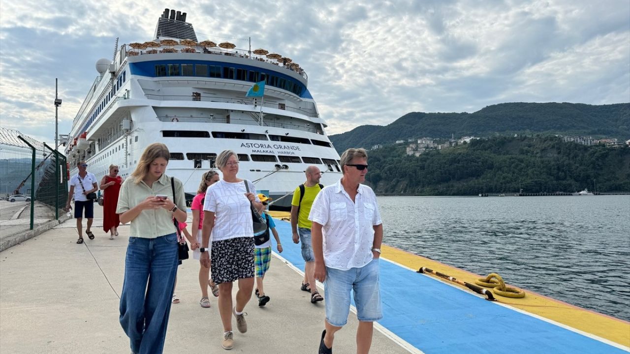 Astoria Grande Kruvaziyeri, Amasra'da 50. Seferini Gerçekleştirdi