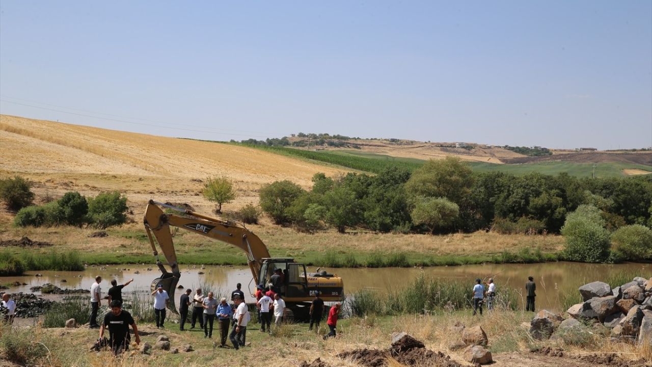 Diyarbakır'da Kaybolan 8 Yaşındaki Narin İçin Arama Çalışmaları Sürüyor