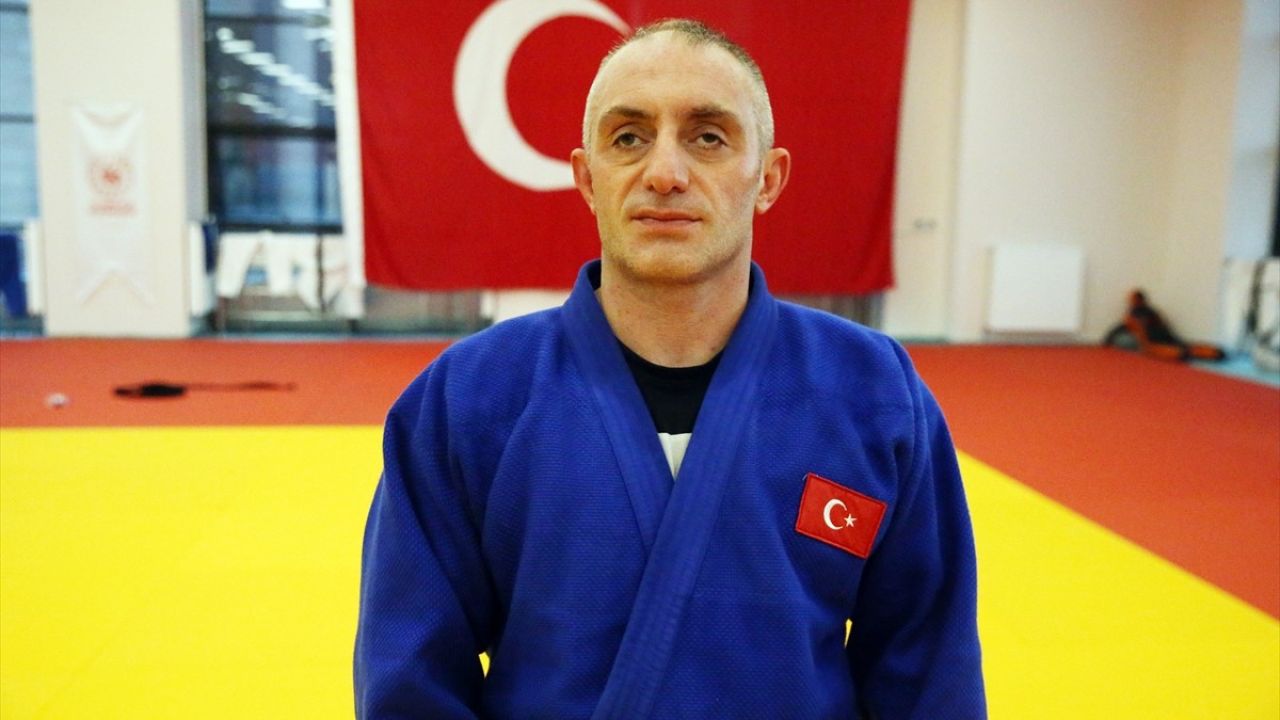 Görme Engelli Judocu Gökçe Yavuz, Paris 2024'e Altın Madalya Hedefiyle Hazırlanıyor