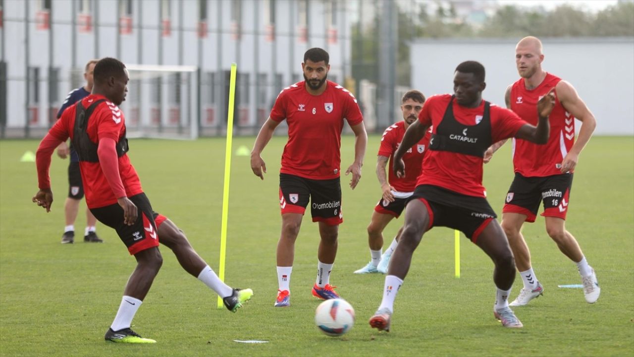 Samsunspor Hatayspor Maçına Hazırlıklarını Sürdürüyor