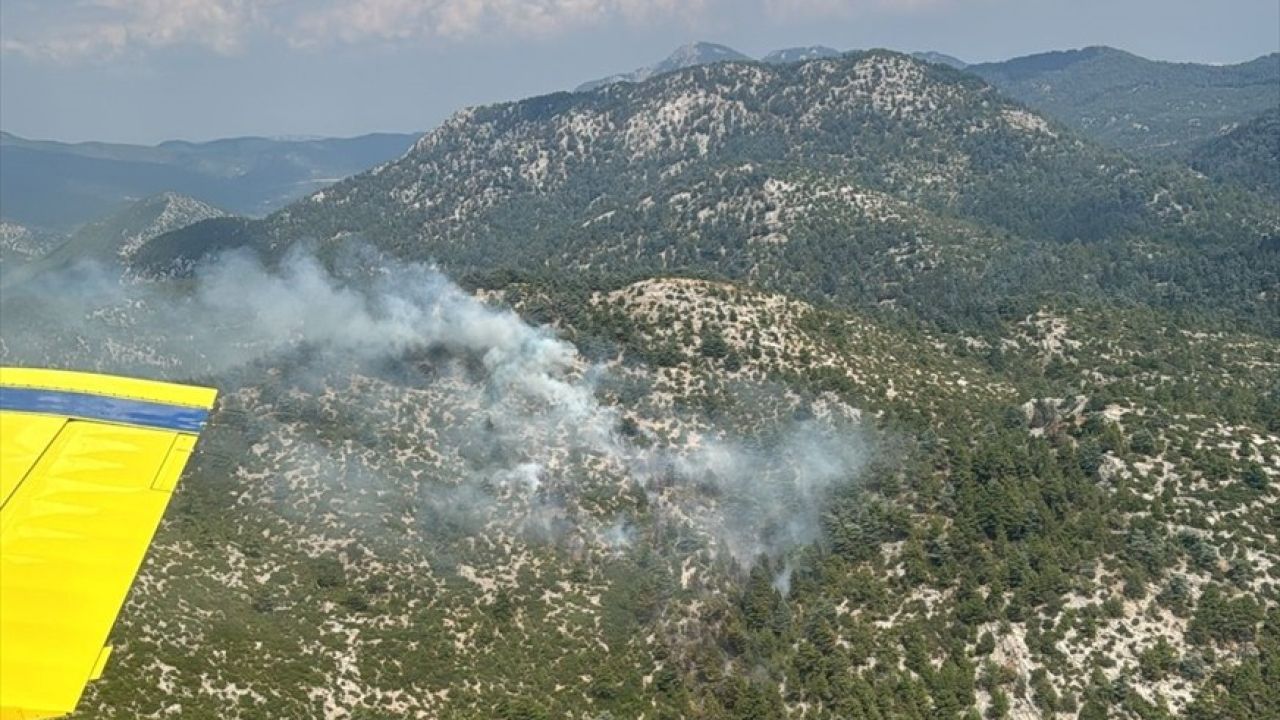 Burdur'un Bucak İlçesinde Orman Yangını Kontrol Altına Alındı