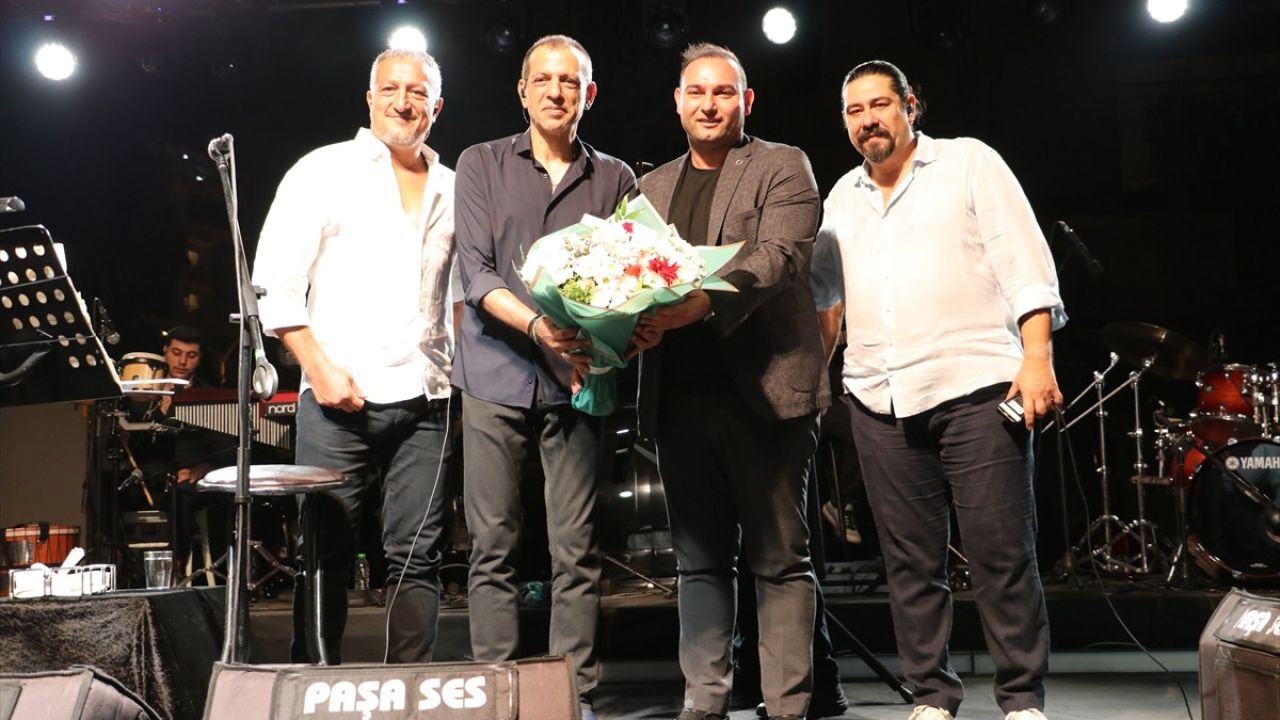 Kilis'te Rubato Grubu Coşkulu Bir Konser Verdi