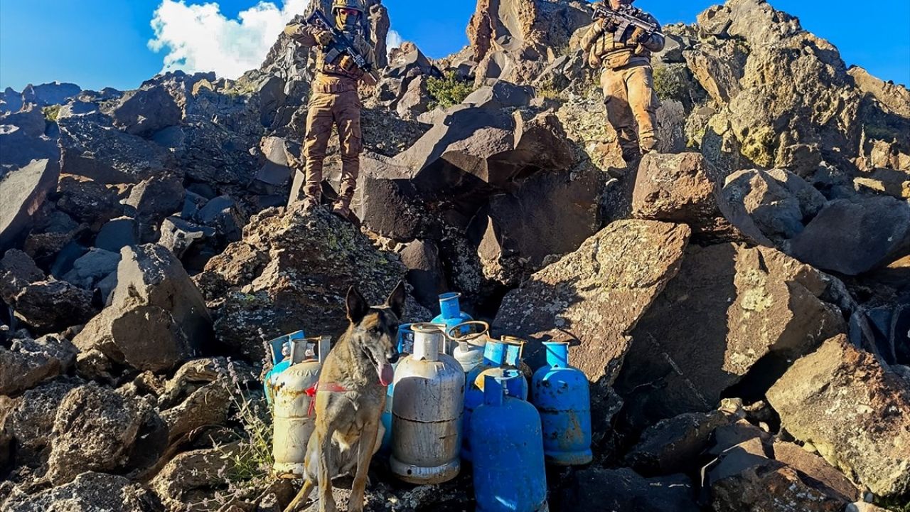 Ağrı'da PKK/KCK'ya Yönelik Operasyonda Yaşam Malzemeleri Ele Geçirildi