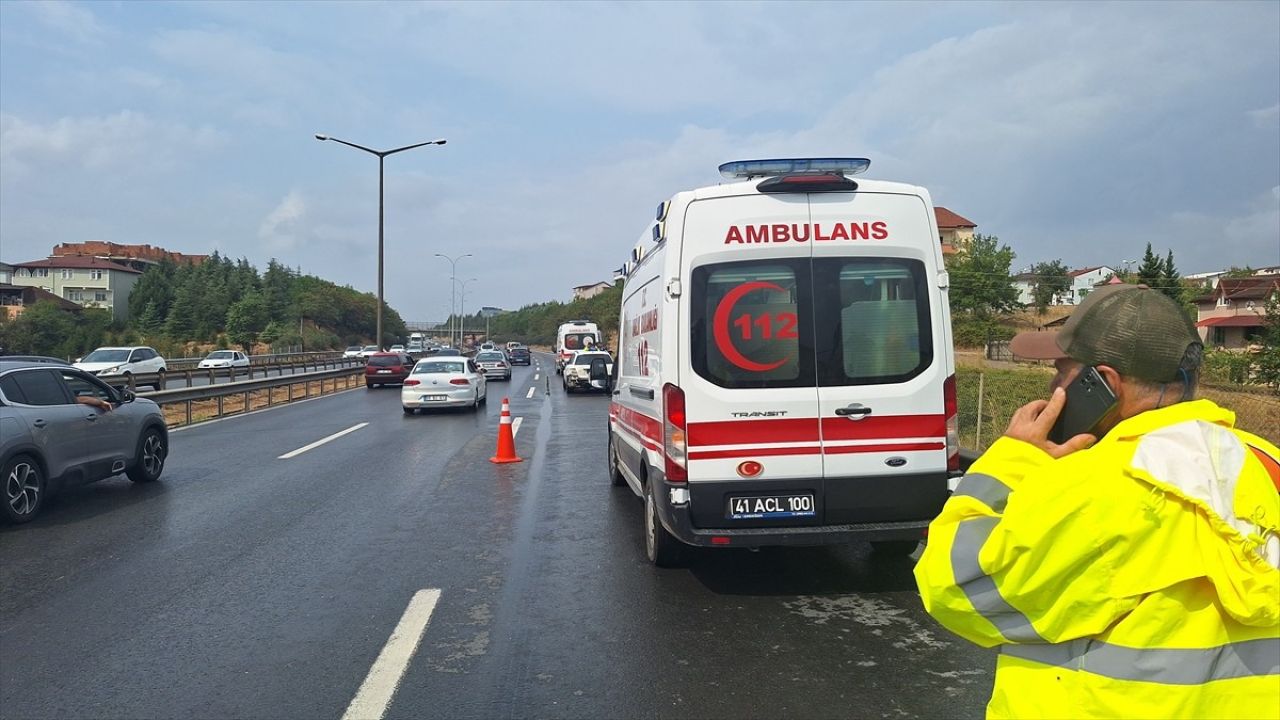 Kocaeli'nde Anadolu Otoyolu'nda Zincirleme Kaza: 7 Yaralı