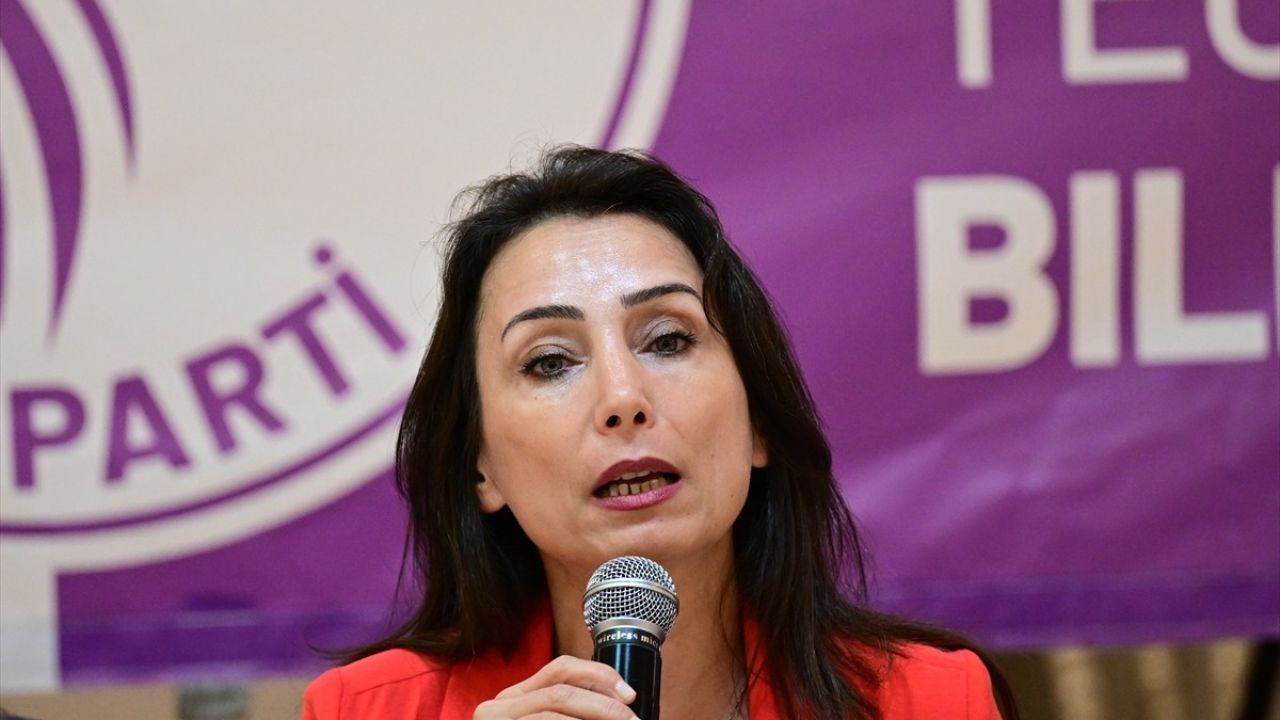 DEM Parti Eş Genel Başkanı Hatimoğulları, Dünya Barış Günü'nde Filistin'e Dikkat Çekti