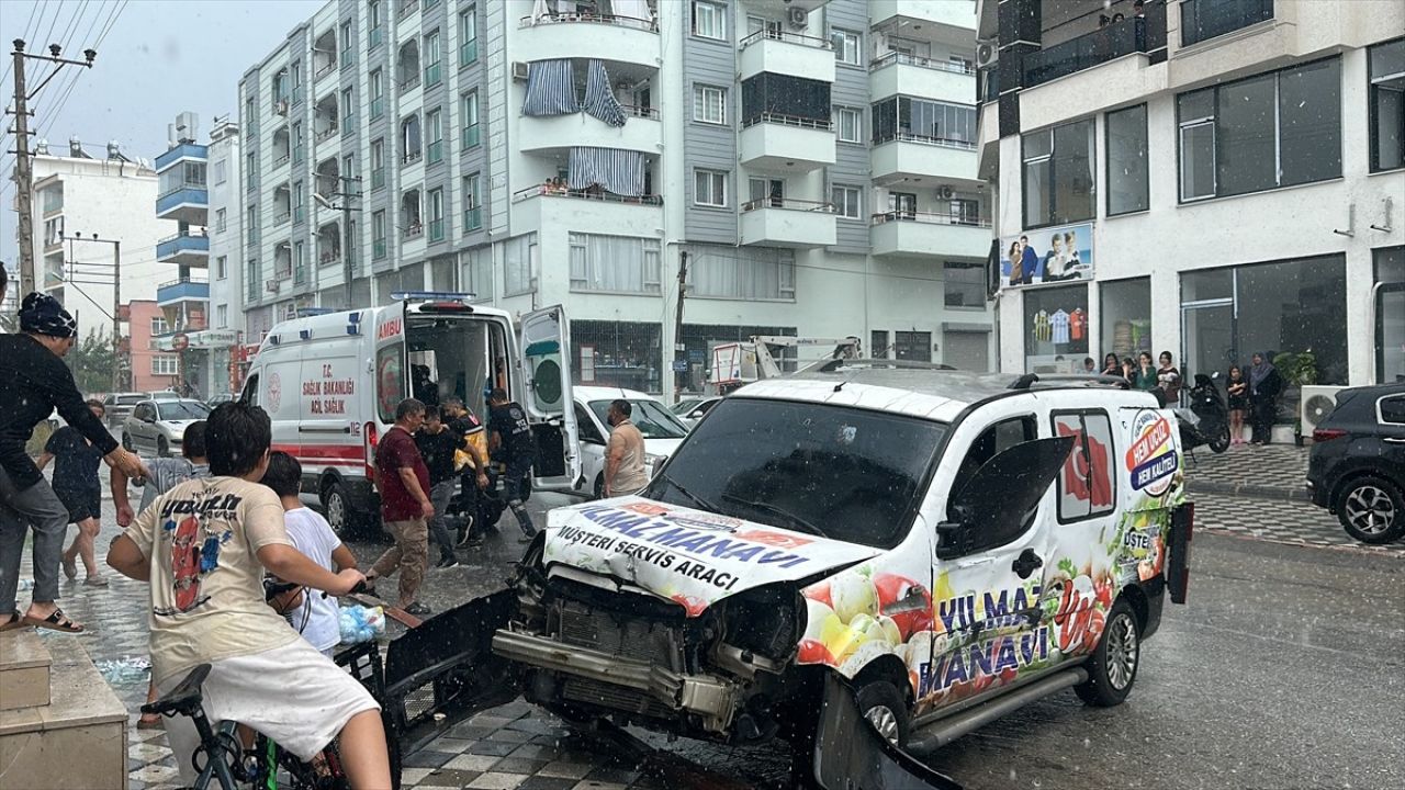 Hatay'da 15 Yaşındaki Çocuğun Kullandığı Araç Kazası