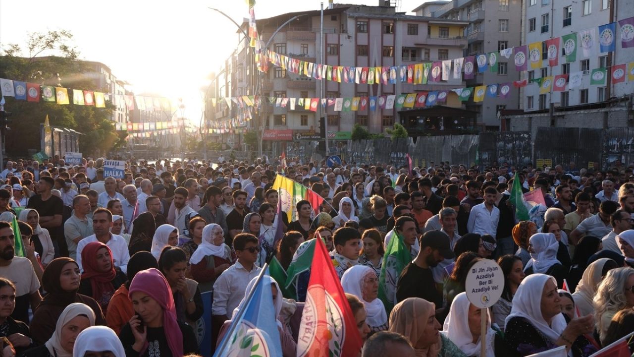 Tuncer Bakırhan Van'da Dünya Barış Günü Mitingine Katıldı