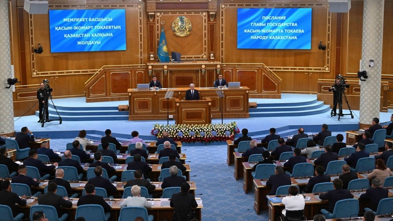 Kazakistan'da Nükleer Enerji İçin Referandum: 6 Ekim'de Halk Karar Verecek