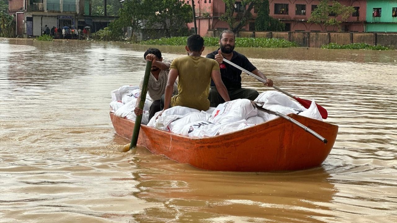 TİKA'dan Bangladeş'e Sel Felaketi Yardımı