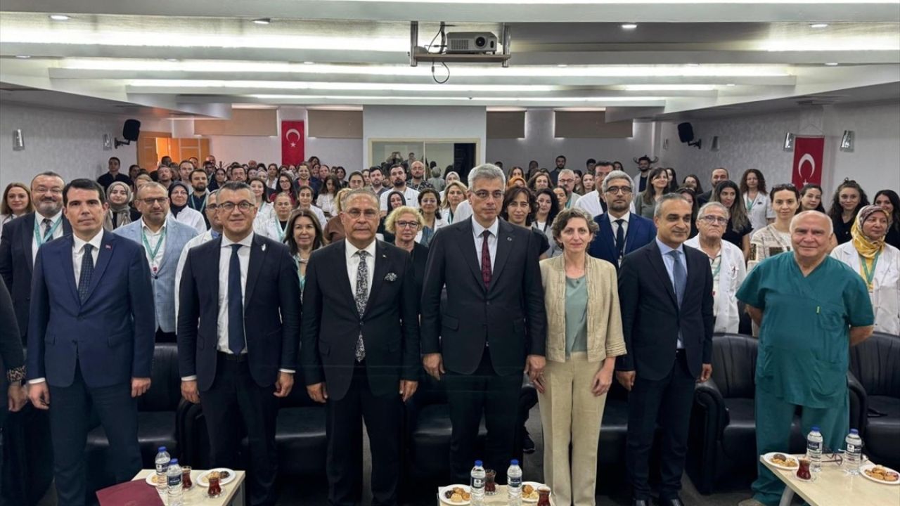 Sağlık Bakanı Memişoğlu'ndan Klinik Araştırma Merkezine Ziyaret