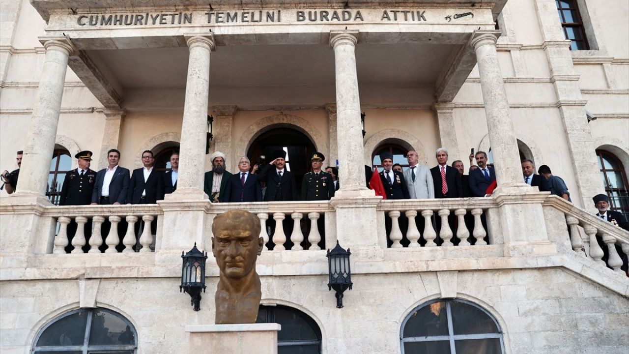 Mustafa Kemal Atatürk'ün Sivas'a Gelişi Temsili Olarak Canlandırıldı