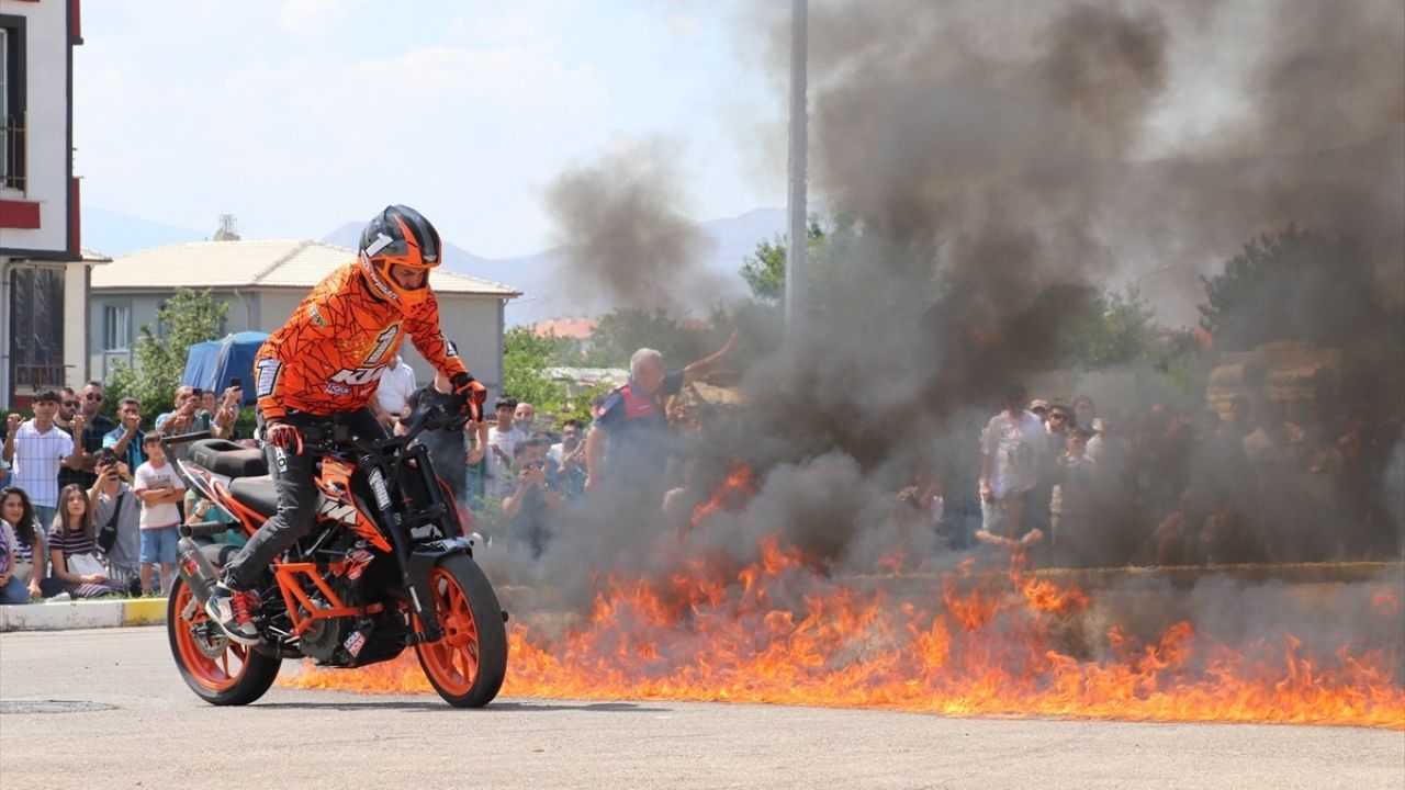 Akrobasi Ustası Birkan Polat'tan Gençlere Motosiklet Güvenliği Tavsiyesi