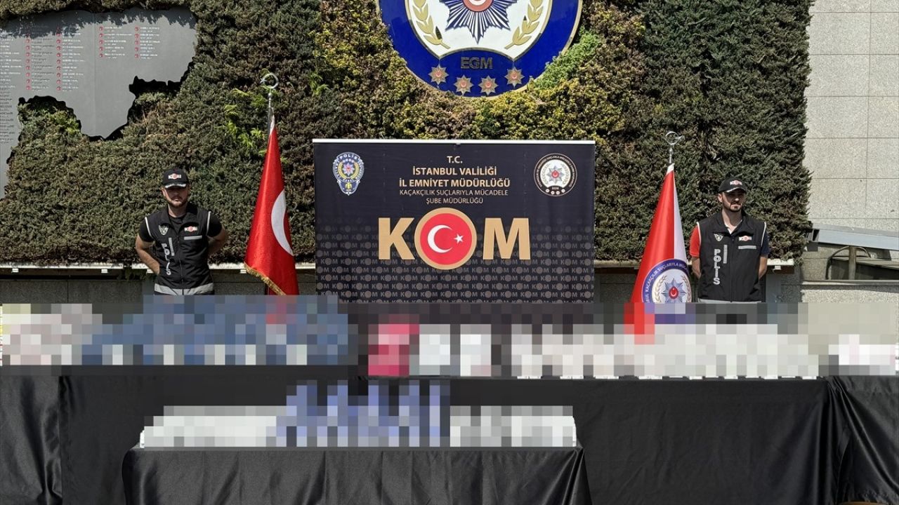 İstanbul'da Kaçak İlaç Operasyonu: 2 Zanlı Yakalandı