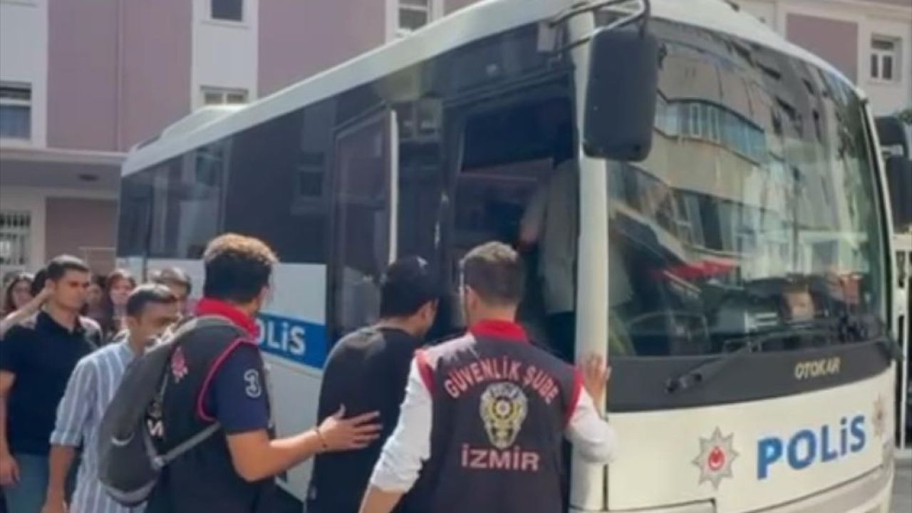 İzmir'de ABD Askerlerine Saldırı: 10 Kişi Tutuklandı