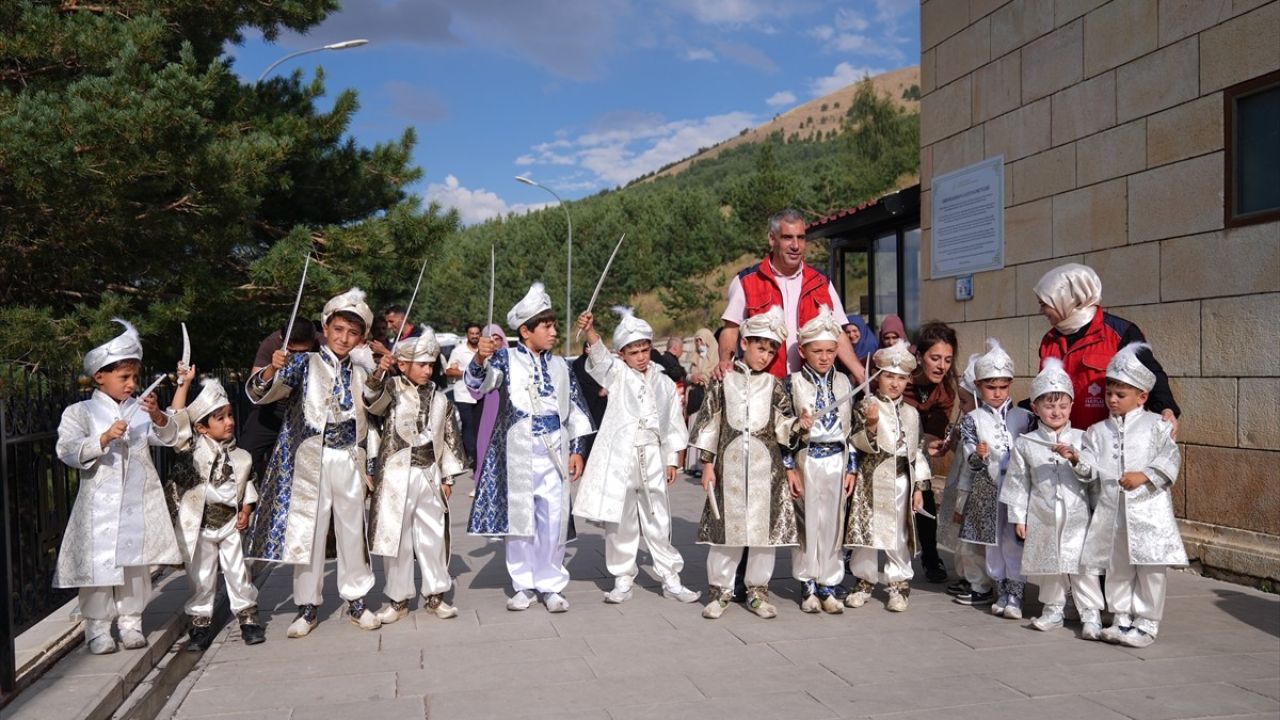 Erzurum'da Sünnet Şöleni: 150 Çocuk İçin Coşkulu Etkinlik