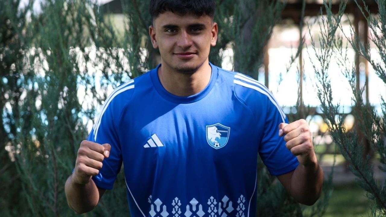 Erzurumspor FK'dan Transfer Hamlesi: 6 Futbolcu ile Sözleşme İmzalandı