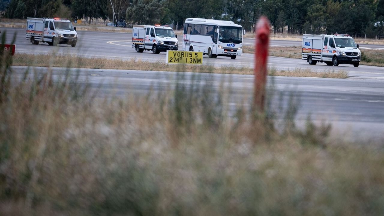 Hindistan'dan Almanya'ya giden uçak bomba ihbarı nedeniyle Erzurum'a iniş yaptı