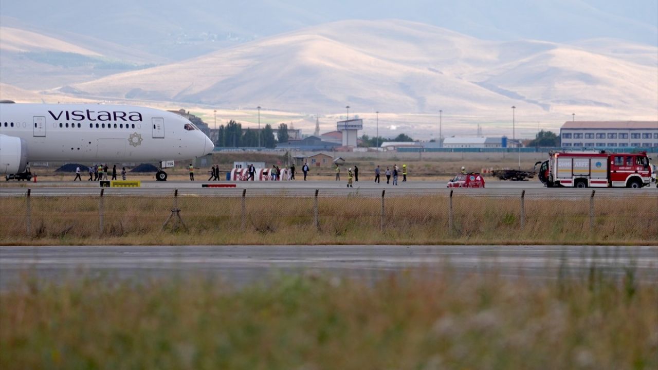 Hindistan'dan Almanya'ya Giden Uçakta Bomba İhbarı: Erzurum'a Zorunlu İniş