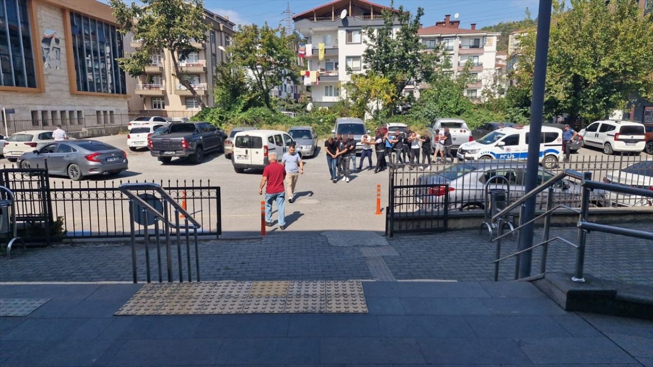 Zonguldak'ta Uyuşturucu Operasyonunda 5 Tutuklama