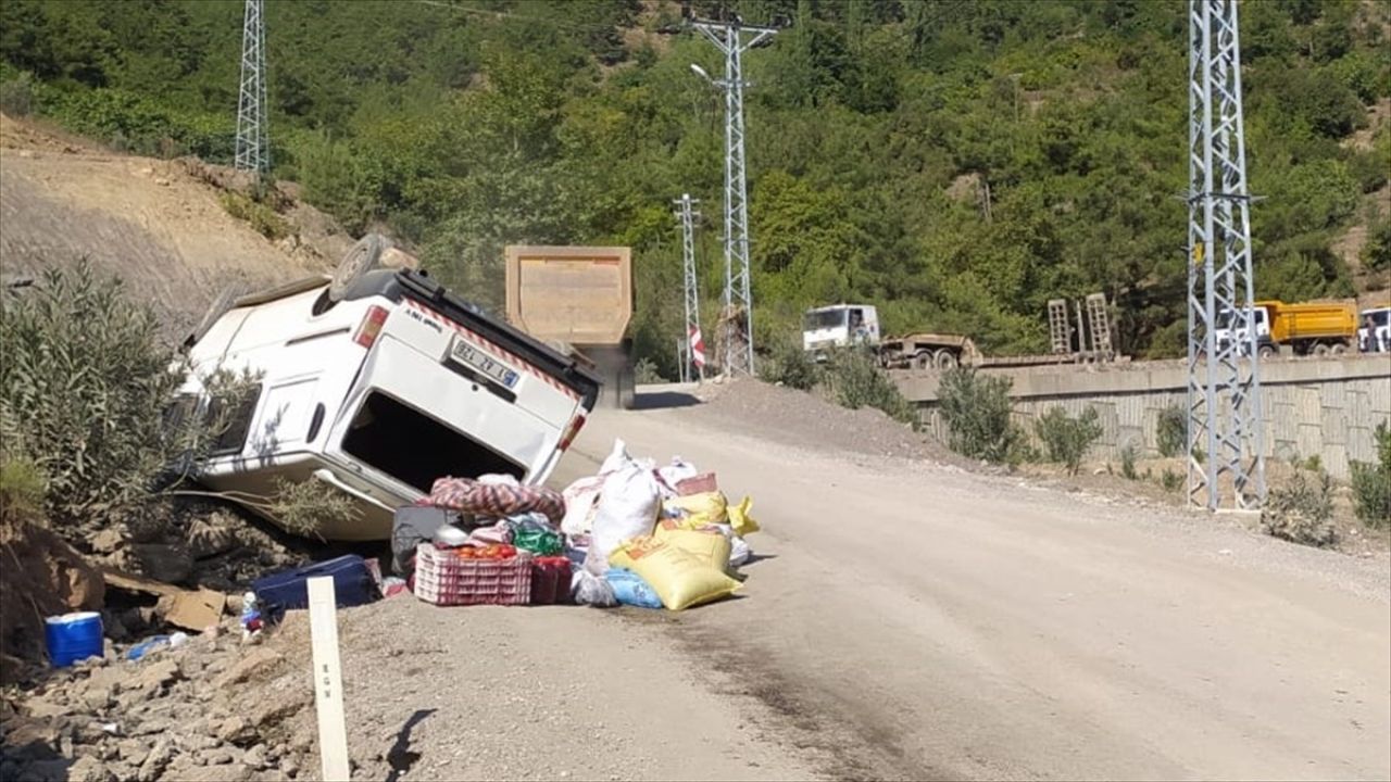 Adana'da Minibüs Kazası: 6 Yaralı