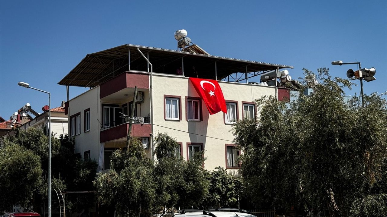 Ayşenur Ezgi Eygi'nin Öldürülmesi Sonrası Didim'de Türk Bayrakları Asıldı