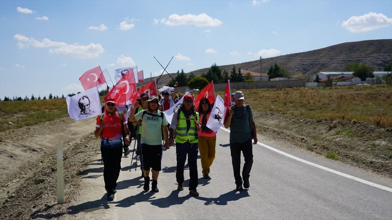 Sakarya Zaferi Diriliş Yolu Yürüyüşü Coşkuyla Başladı