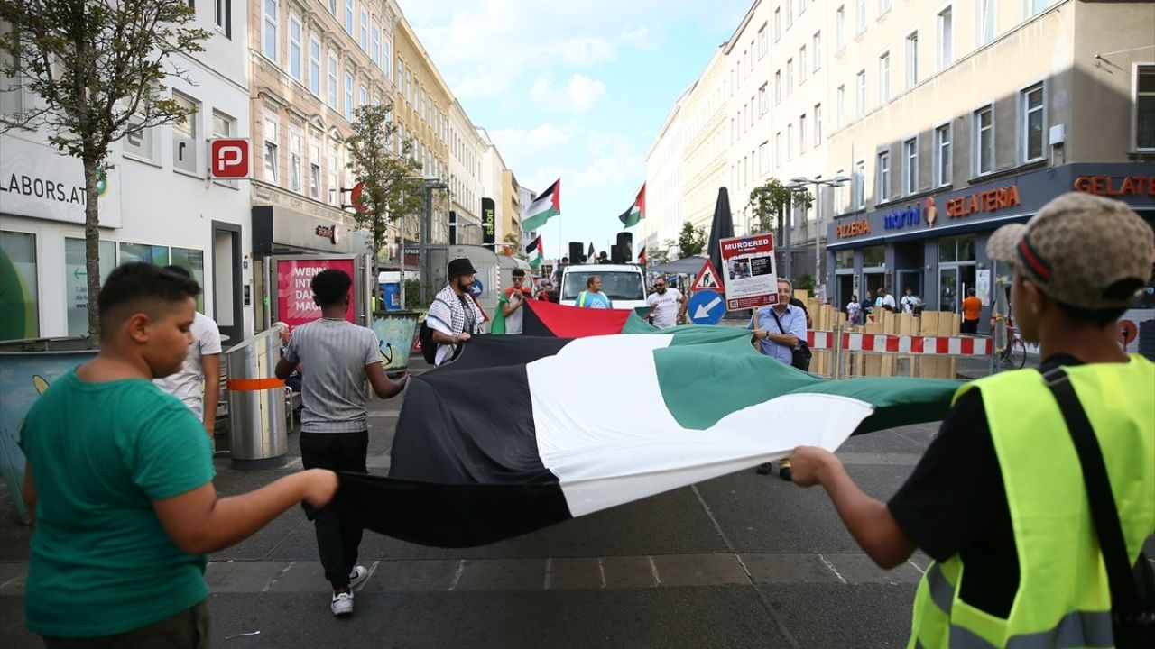 Viyana'da İsrail'in Gazze Saldırılarına Protesto