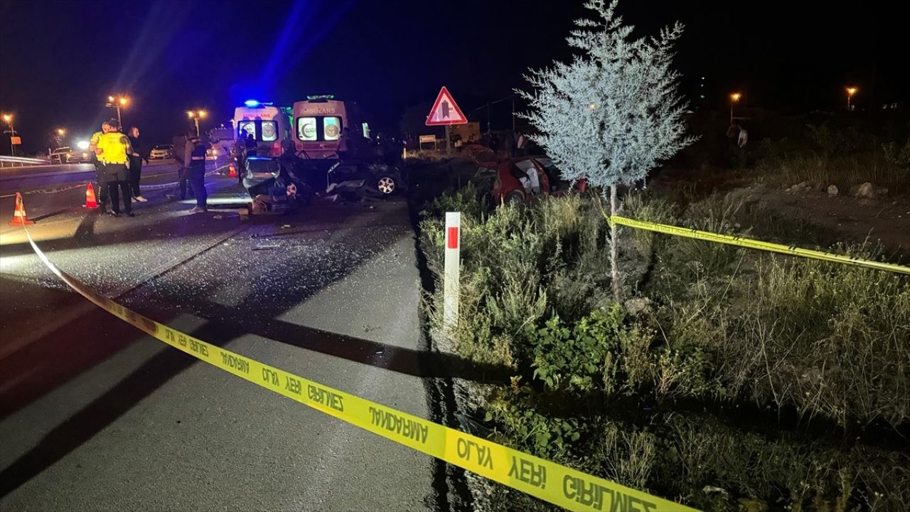 Burdur'da Yaşanan Trafik Kazası: 2 Ölü, 3 Yaralı